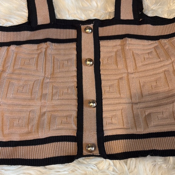 Tan and Black Ribbed Crop Tank Top - Picture 2 of 8
